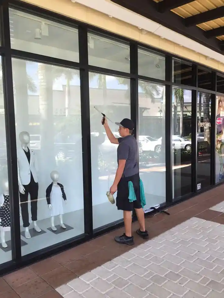 Interior Window Cleaning vs. Storefront Window Cleaning